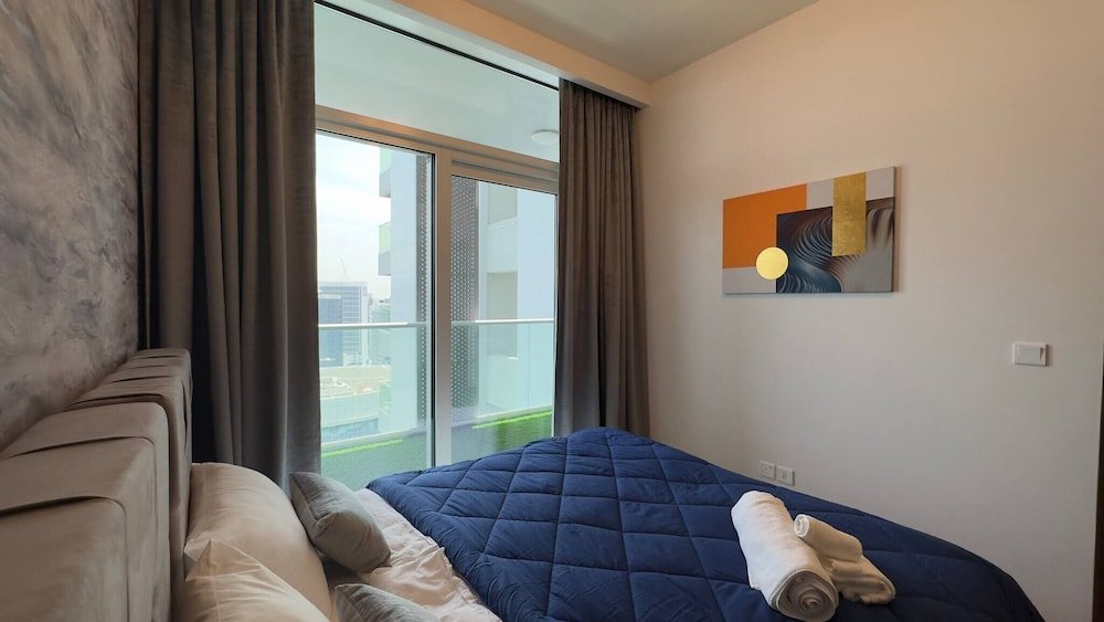 Дубай: Mh - 1 Bhk Canal View- Ref2512