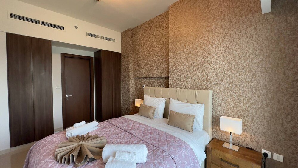 Дубай: Mh - 2 Bhk Canal View Near Dubai Mall - Ref2516