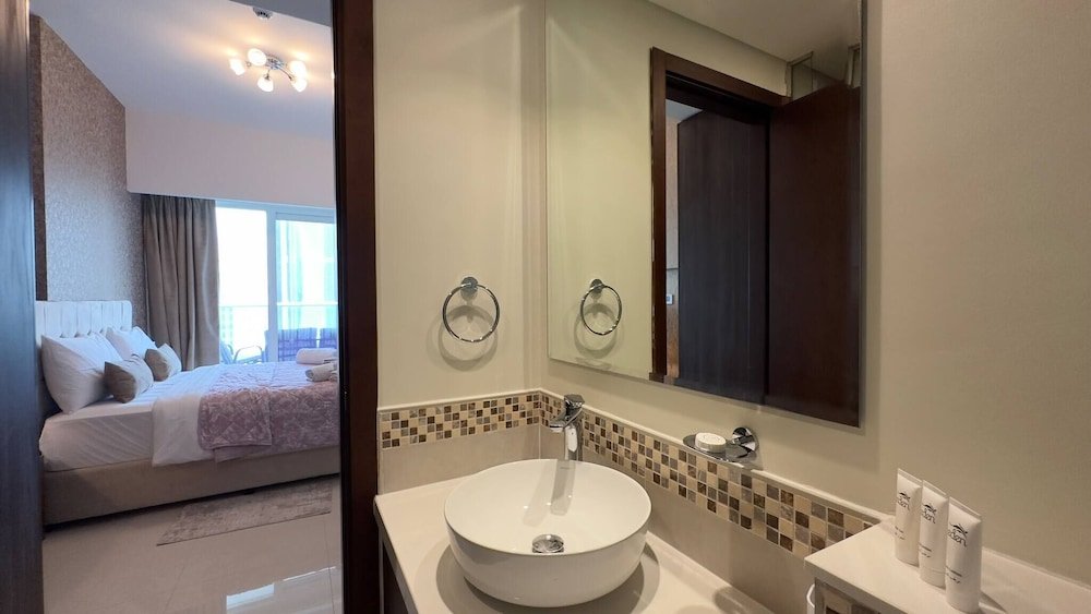 Дубай: Mh - 2 Bhk Canal View Near Dubai Mall - Ref2516