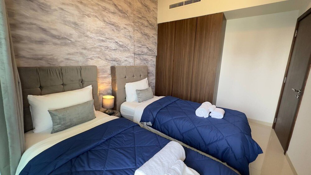 Дубай: Mh - 2 Bhk Canal View Near Dubai Mall - Ref2516