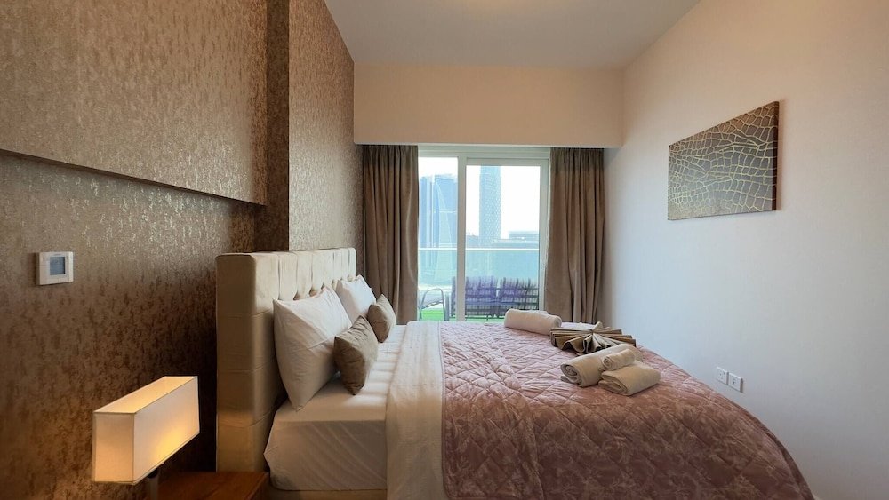 Дубай: Mh - 2 Bhk Canal View Near Dubai Mall - Ref2516