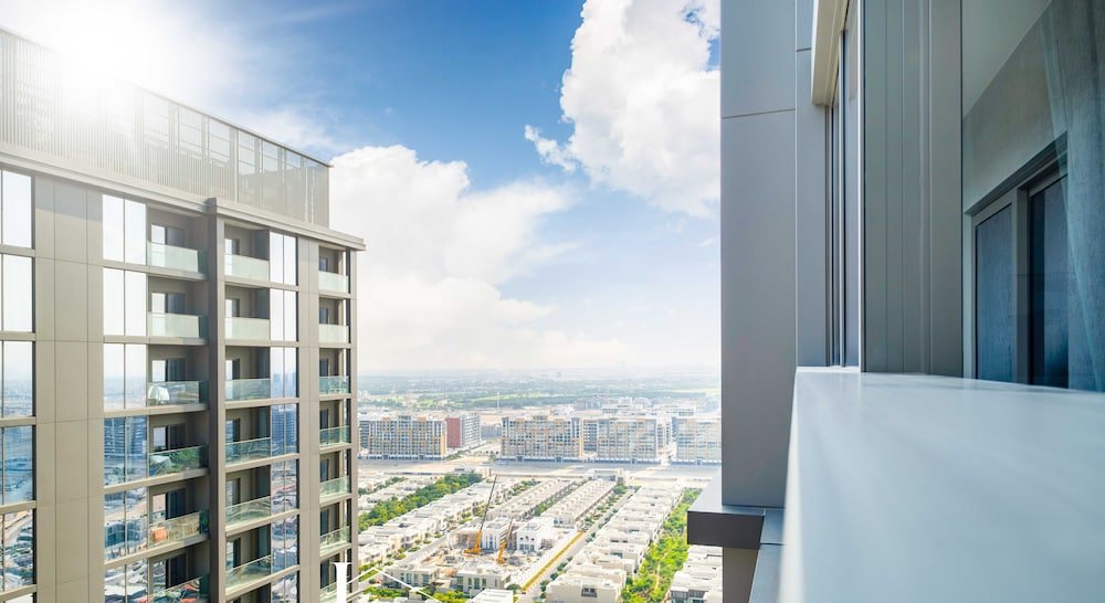 Дубай: LUX  The Executive Sobha Suite 3