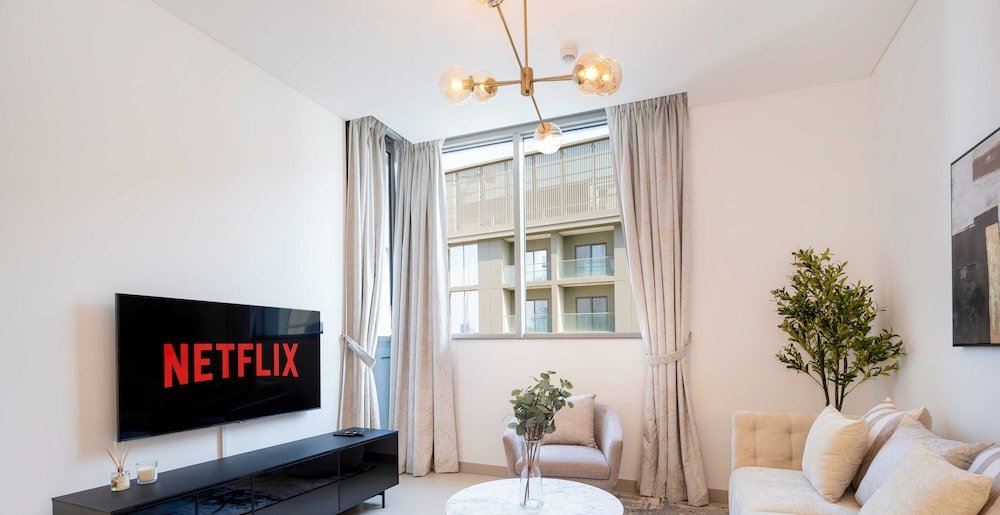 Дубай: LUX  The Executive Sobha Suite 3