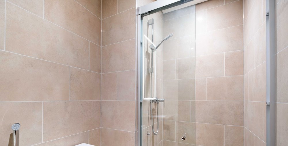 Дубай: LUX  The Executive Sobha Suite 3