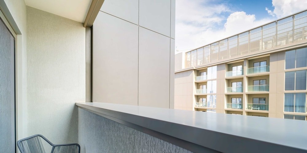 Дубай: LUX  The Executive Sobha Suite 3