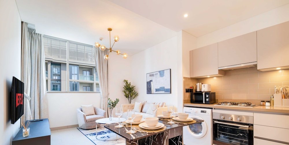 Дубай: LUX  The Executive Sobha Suite 3