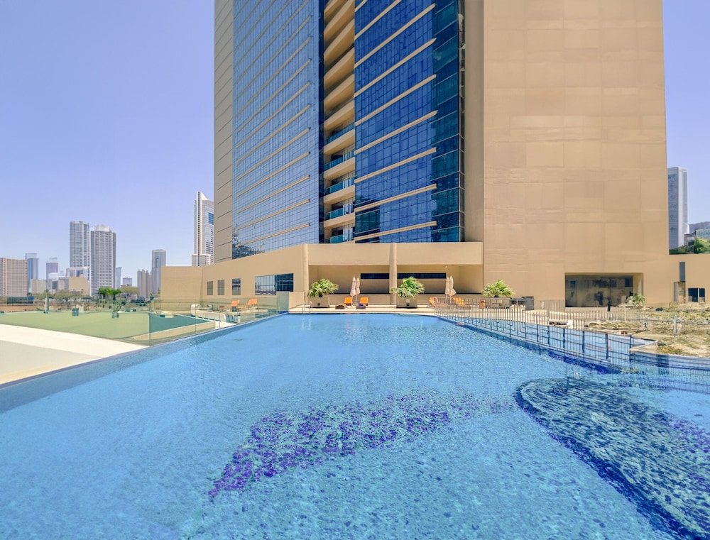 Дубай: WelHome - Greenery Beautiful Apartment Onyx Tower 2