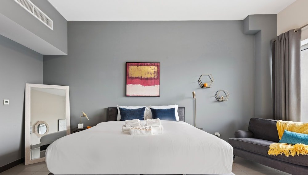 Дубай: WelHome - Greenery Beautiful Apartment Onyx Tower 2