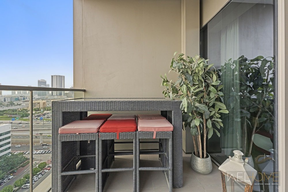 Дубай: WelHome - Greenery Beautiful Apartment Onyx Tower 2