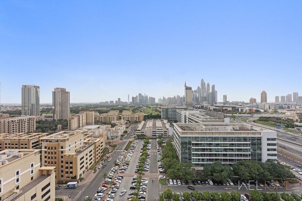 Дубай: WelHome - Greenery Beautiful Apartment Onyx Tower 2