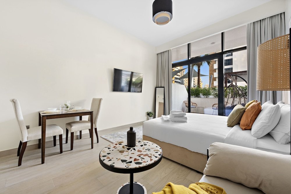 Дубай: WelHome - Your Dubai Getaway: Cozy Studio at Azizi Rivera 4