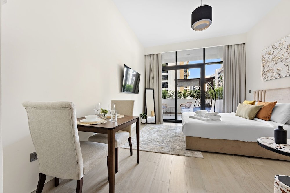 Дубай: WelHome - Your Dubai Getaway: Cozy Studio at Azizi Rivera 4