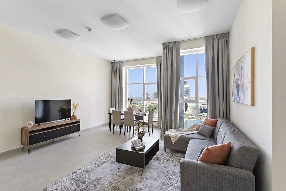 Дубай: WelHome - Breathtaking Partial Sea View 2BR Close to Marina
