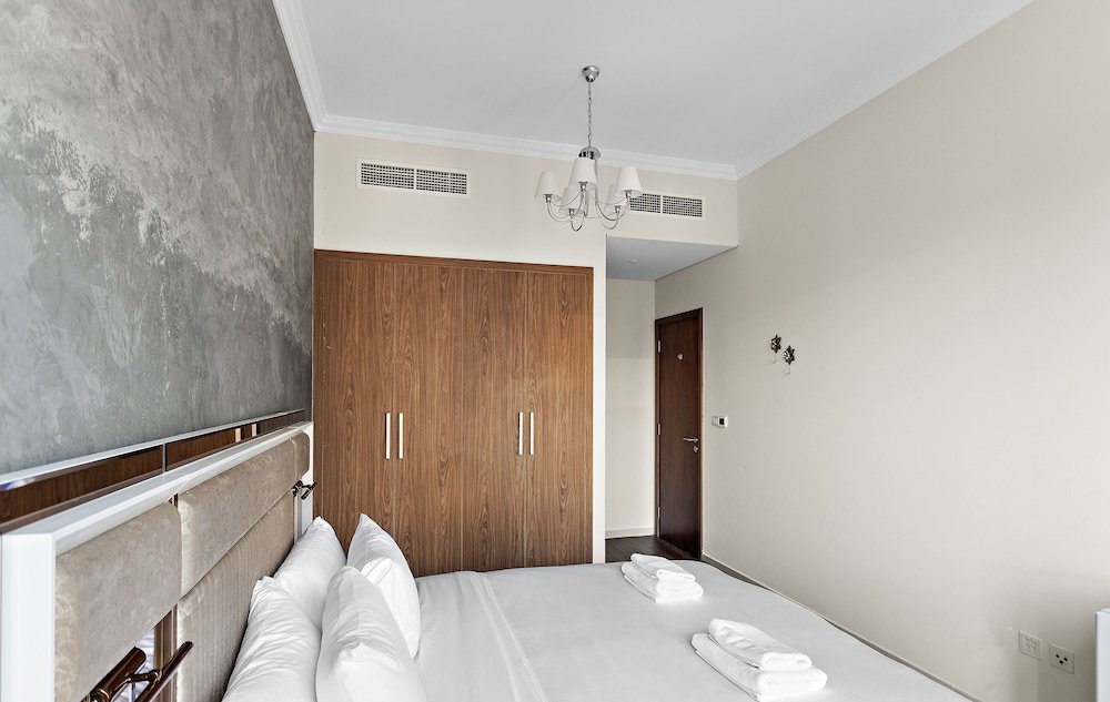 Дубай: WelHome - Exclusive Apartment 5 minutes Walk to Dubai Mall