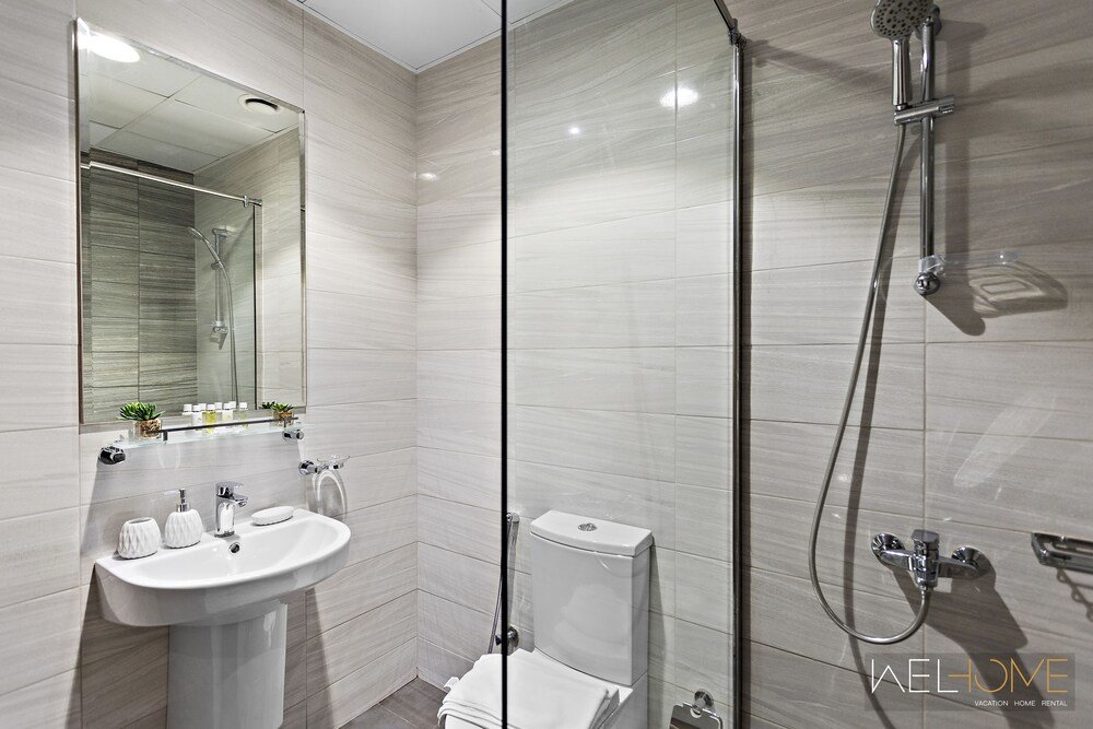 Дубай: WelHome - Exclusive Apartment 5 minutes Walk to Dubai Mall