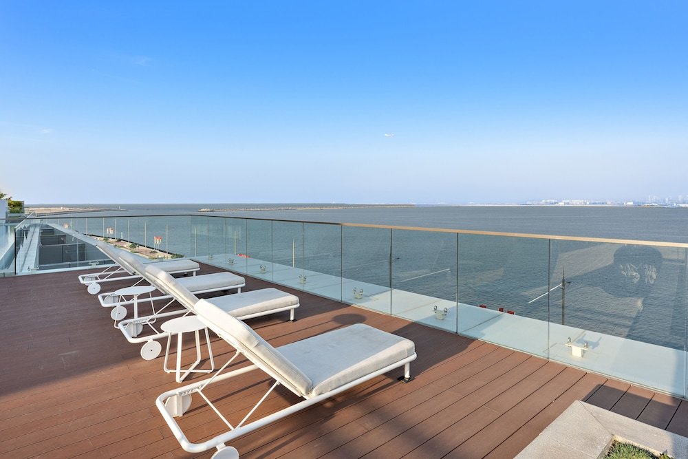 Дубай: WelHome - Seaside Serenity: Spacious 1 BR in Maritime City