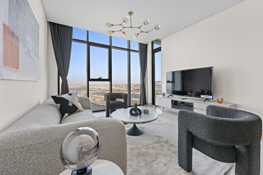 Дубай: WelHome - Seaside Serenity: Spacious 1 BR in Maritime City