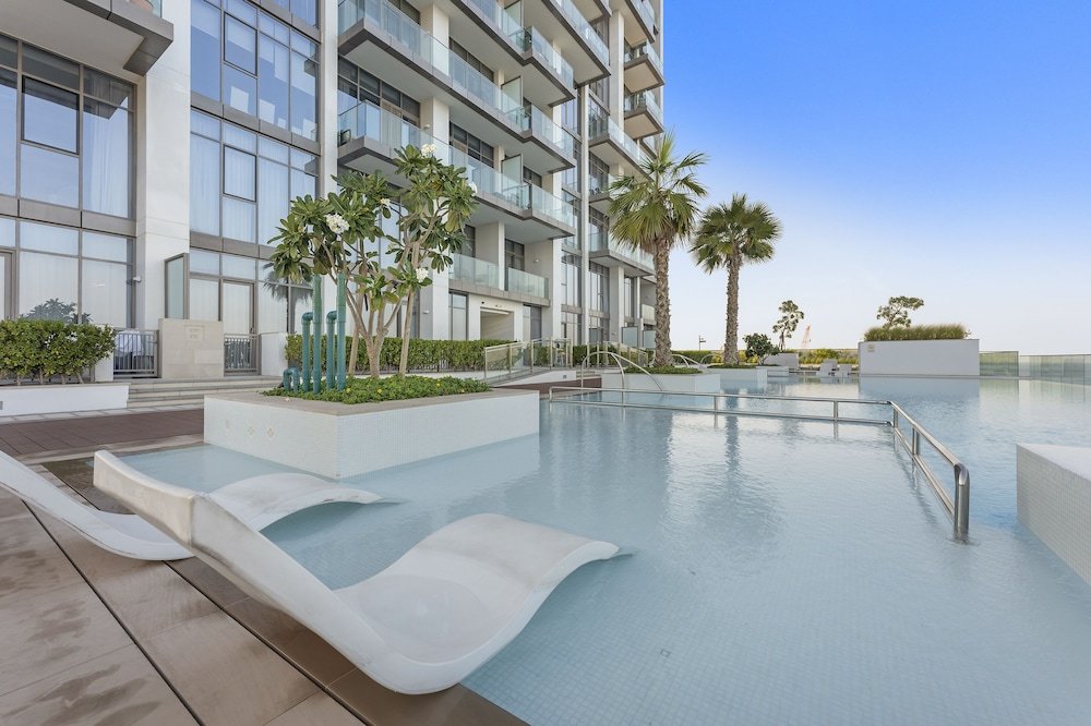 Дубай: WelHome - Seaside Serenity: Spacious 1 BR in Maritime City