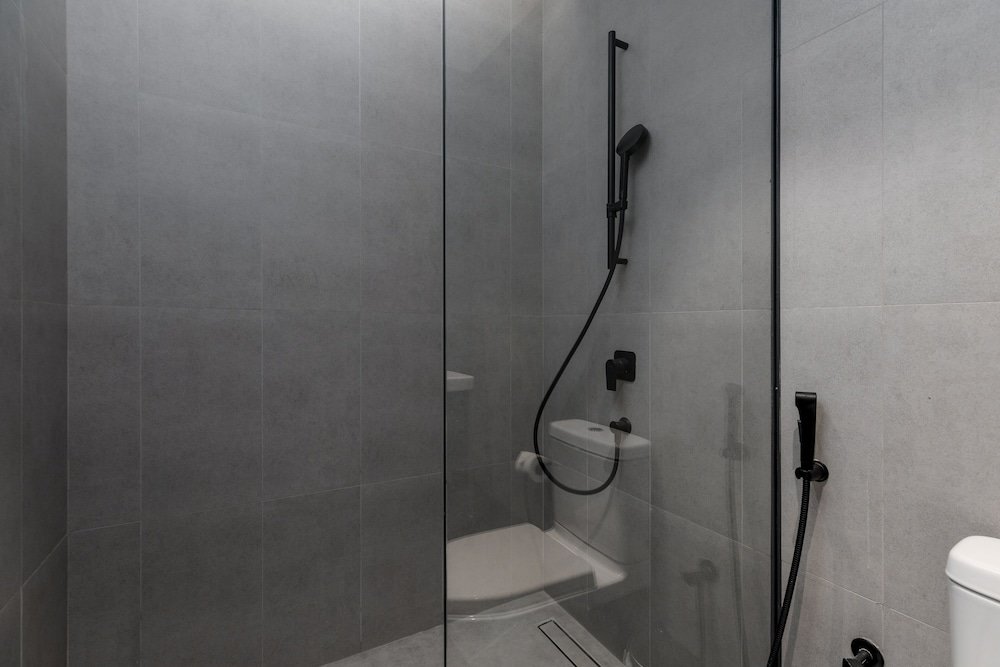 Дубай: Waves - Seaside Splendor 2BR in Dubai's Business Bay