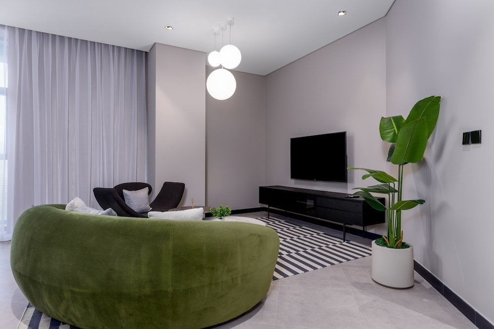 Дубай: Waves - Seaside Splendor 2BR in Dubai's Business Bay
