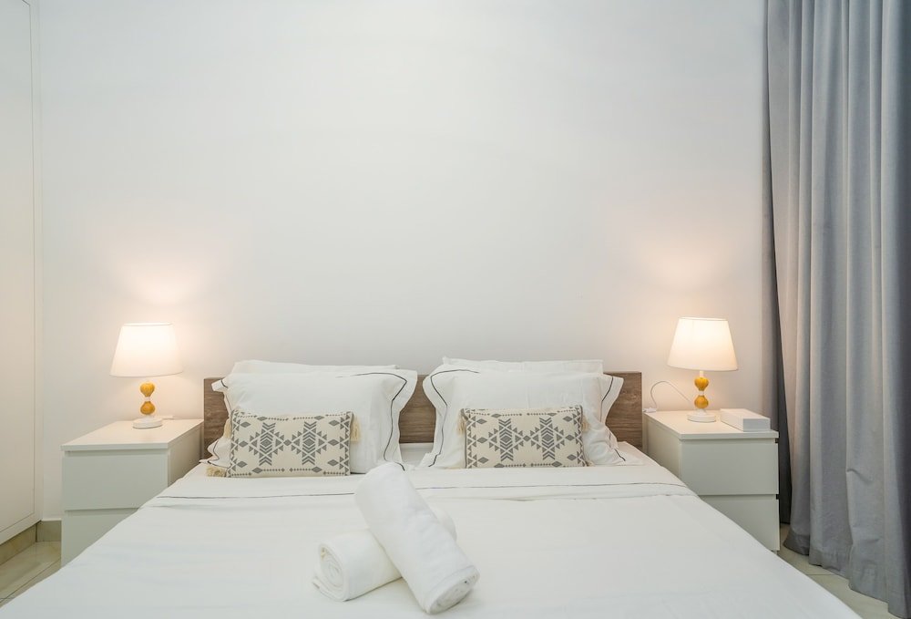 Дубай: Tanin - Modern Spacious 1BR Apartment With 2 Balconies