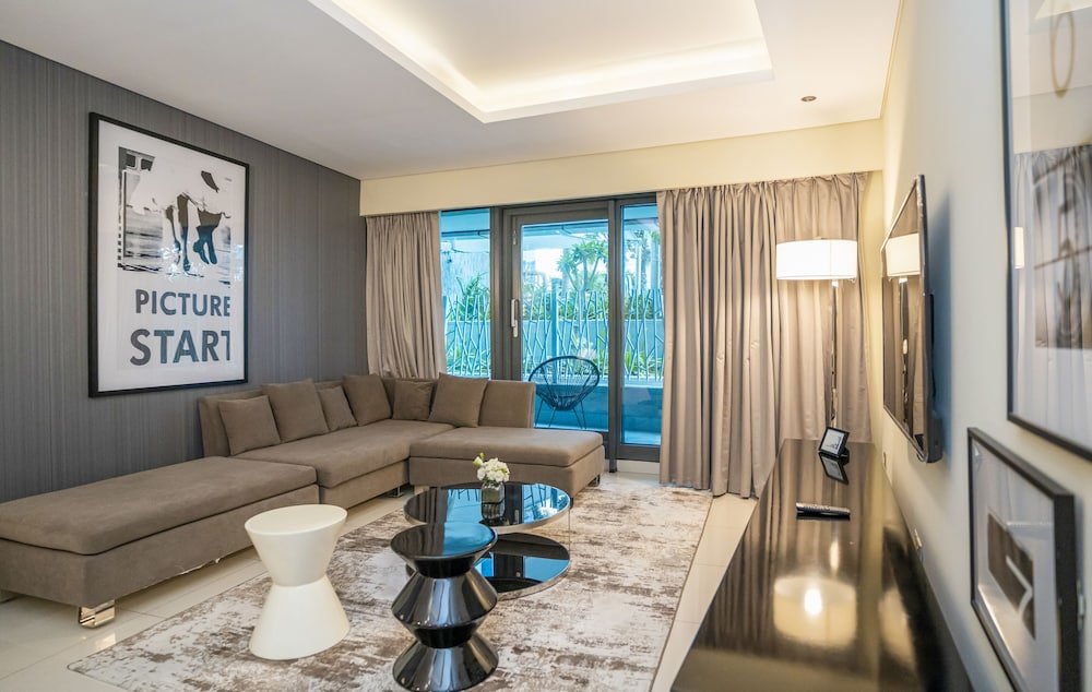 Дубай: Tanin - Luxurious 2BR Apartment in DAMAC Paramount