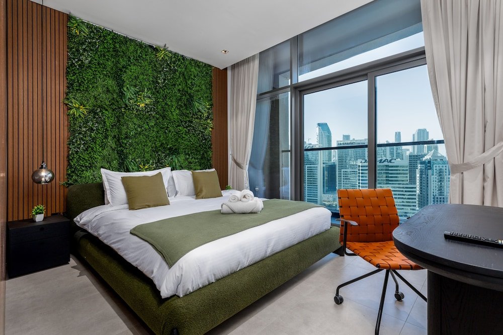 Дубай: Waves - Tranquil Waterfront Living 2B Retreat With Balcony