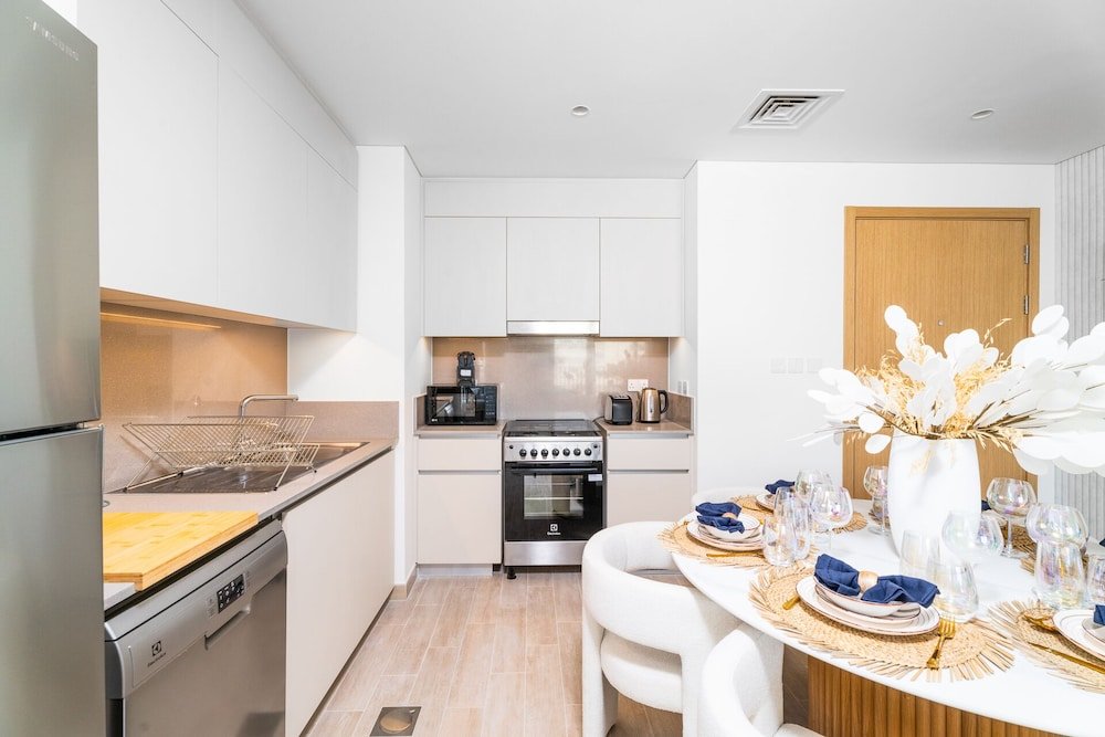 Дубай: Nasma Holiday Homes - Breeze at Creek Beach