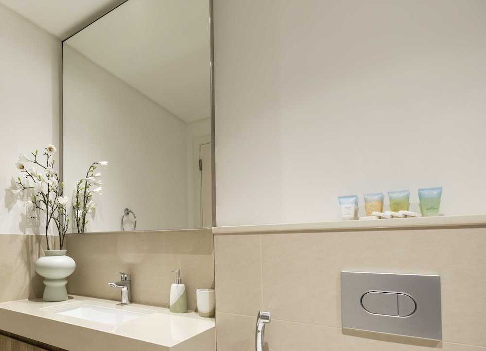 Дубай: LUX The Downtown Zabeel View Suite 2