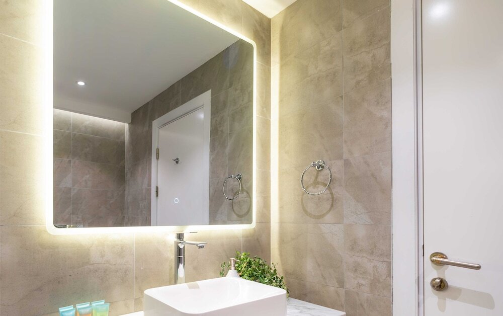 Дубай: LUX The Marina Sea View Suite 2