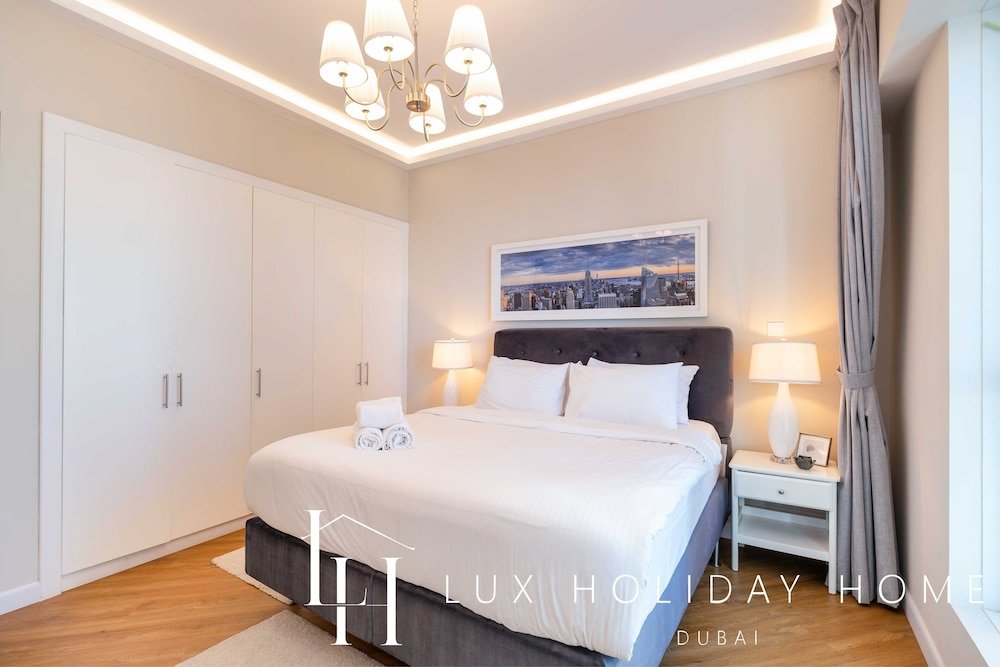 Дубай: LUX The Marina Sea View Suite 2