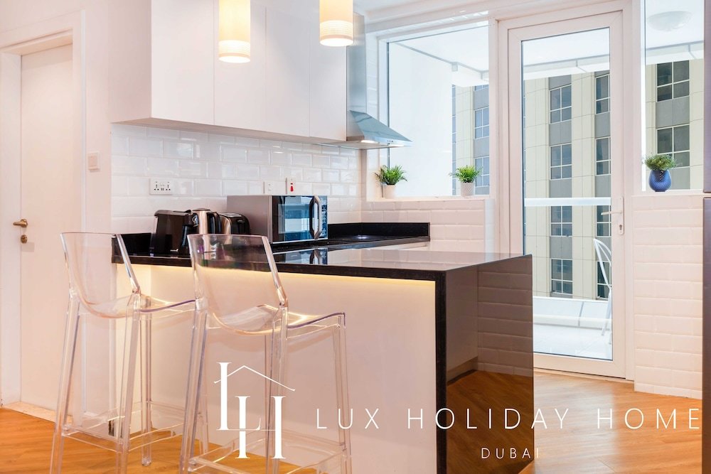 Дубай: LUX The Marina Sea View Suite 2