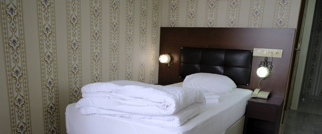 Хайраболу: Hayrabolu Hotel