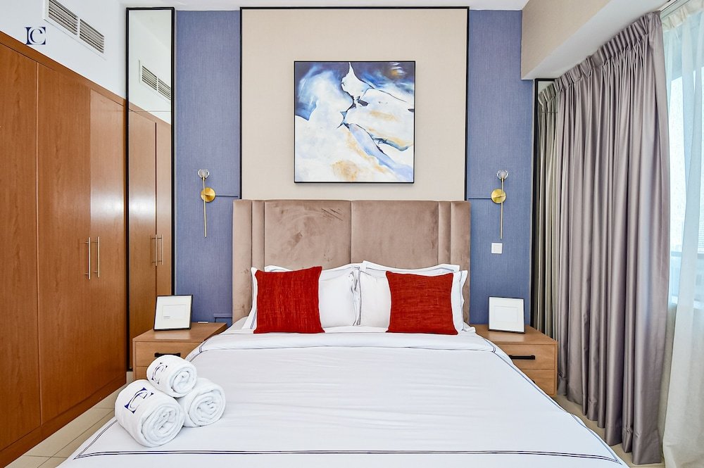 Дубай: Stunning Sea View 2Bed near Tram Stn
