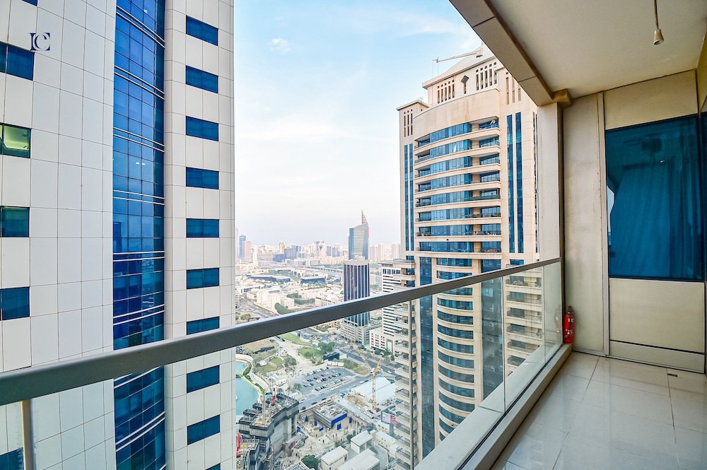 Дубай: Stunning Sea View 2Bed near Tram Stn