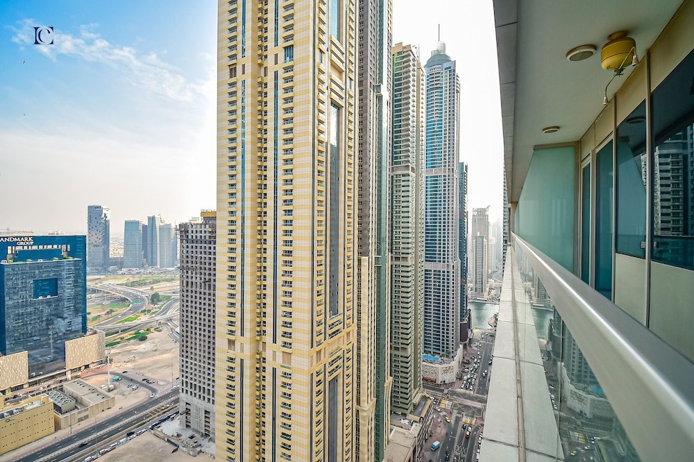 Дубай: Stunning Sea View 2Bed near Tram Stn
