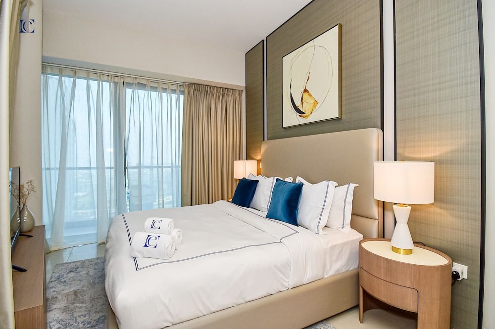 Дубай: Stunning Sea View 2Bed near Tram Stn