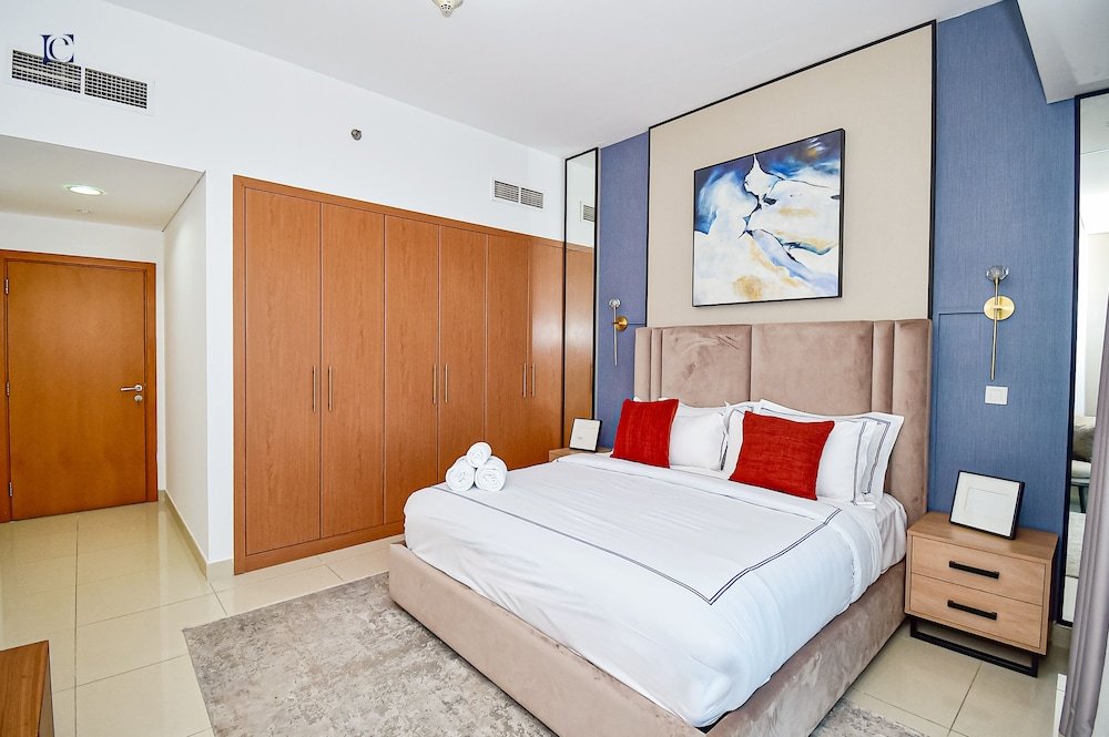 Дубай: Stunning Sea View 2Bed near Tram Stn
