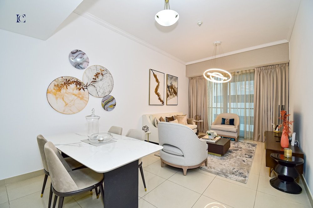 Дубай: Stunning Sea View 2Bed near Tram Stn