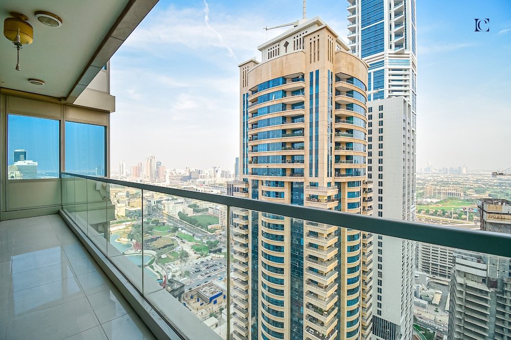 Дубай: Stunning Sea View 2Bed near Tram Stn