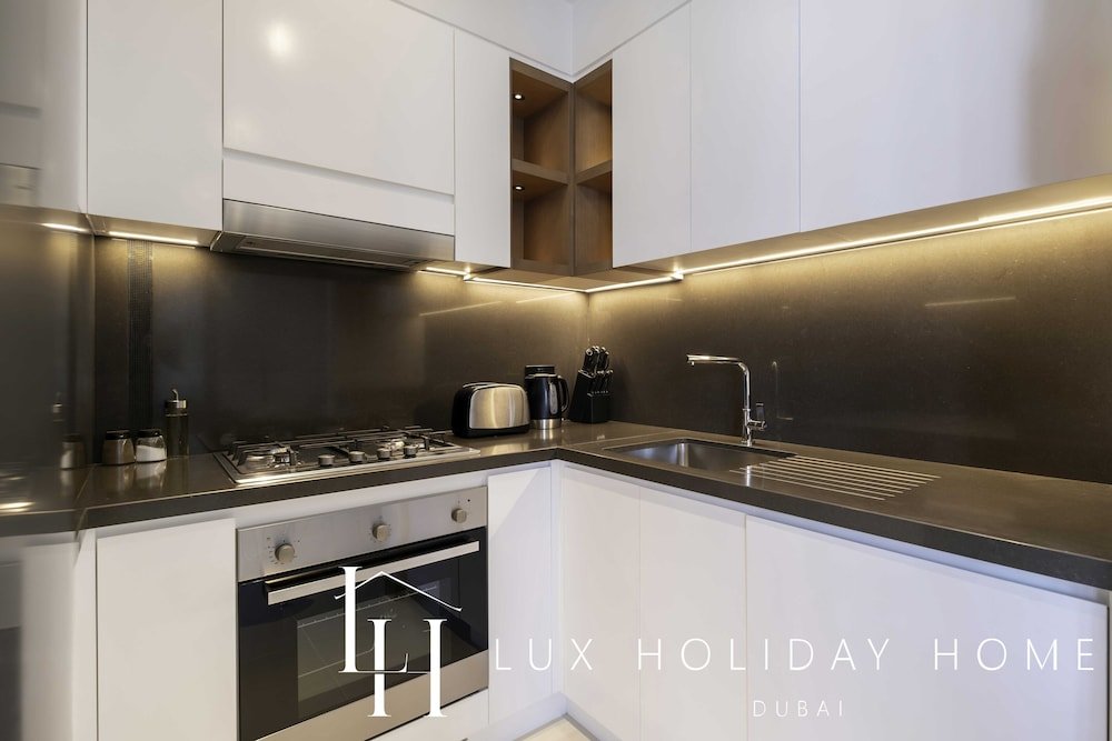 Дубай: LUX  The Vida Marina Residence 3