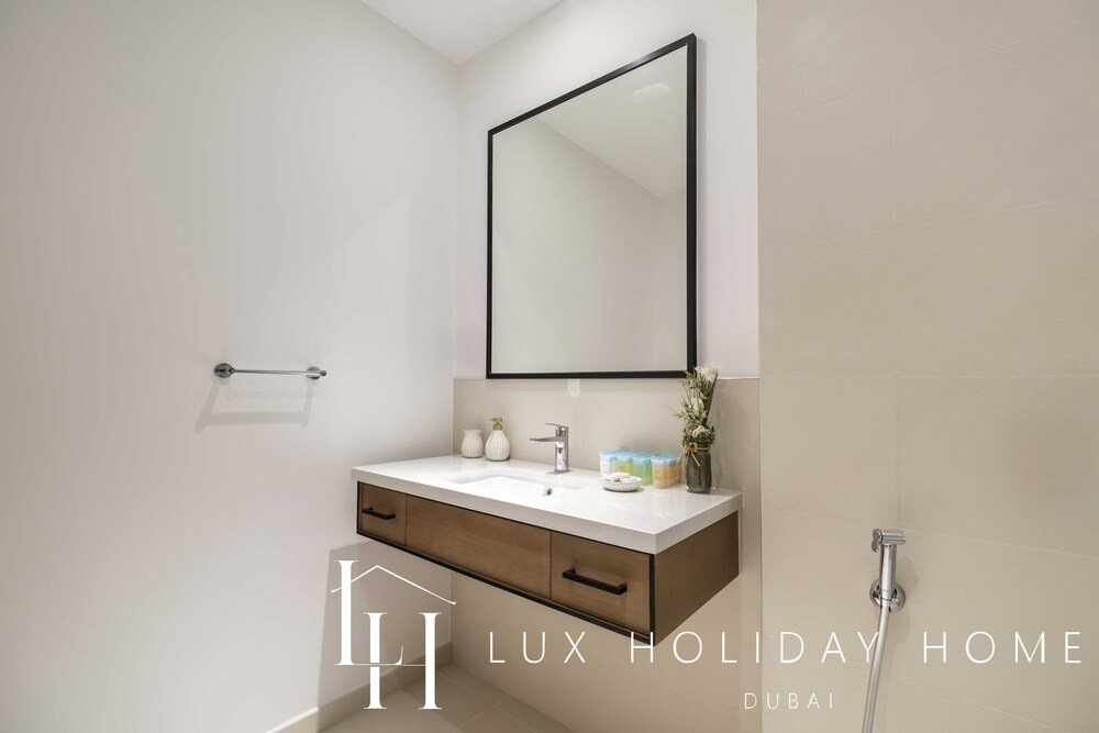 Дубай: LUX  The Vida Marina Residence 3