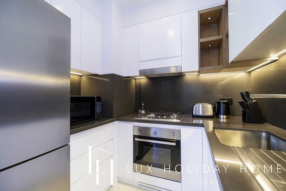 Дубай: LUX  The Vida Marina Residence 3