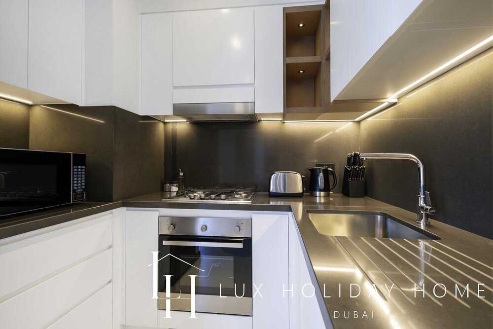 Дубай: LUX  The Vida Marina Residence 3