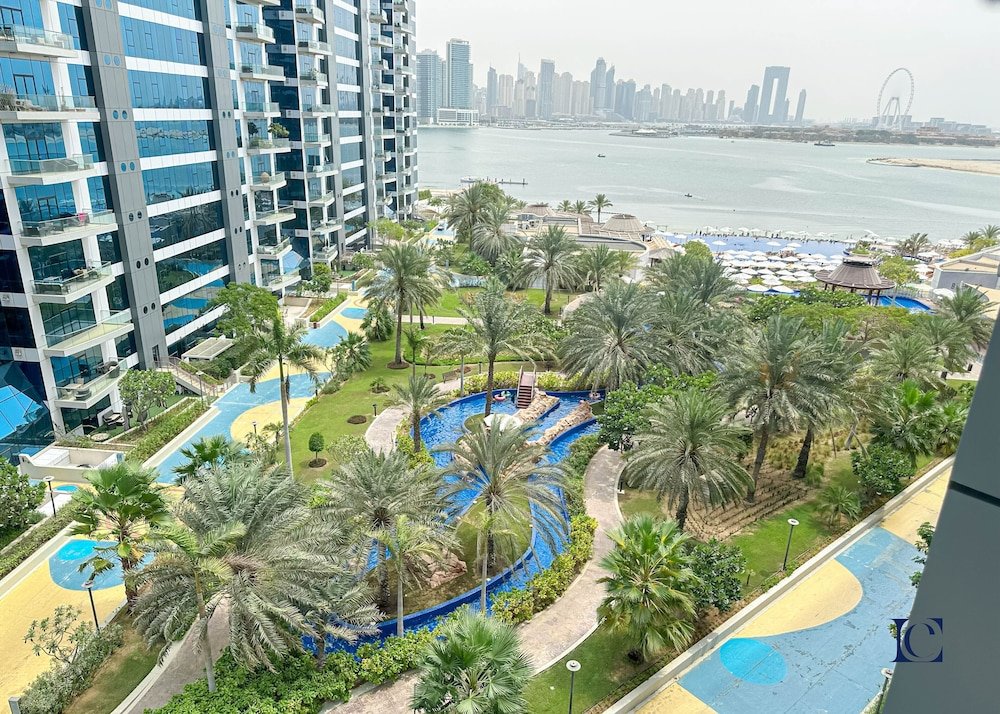 Дубай: Premium 3BR Partial Sea View OCEANA
