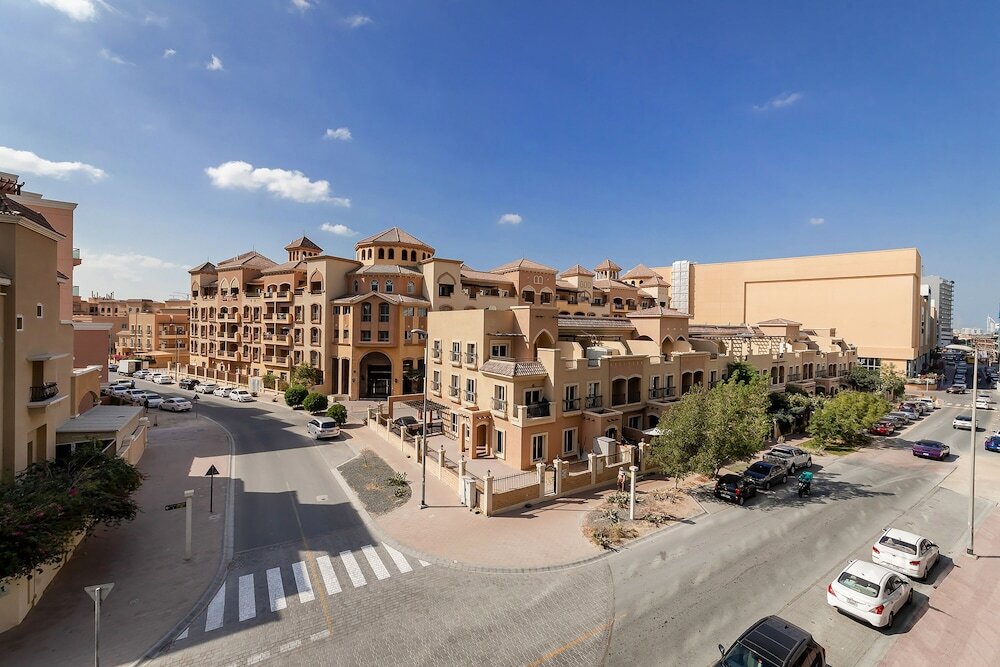 Дубай: Excellent 1BR in Binghatti Crescent