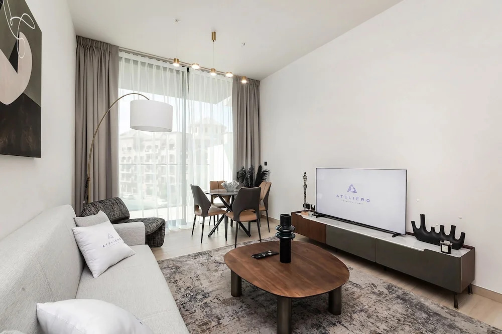 Дубай: Excellent 1BR in Binghatti Crescent