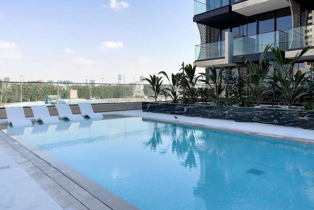 Дубай: Excellent 1BR in Binghatti Crescent