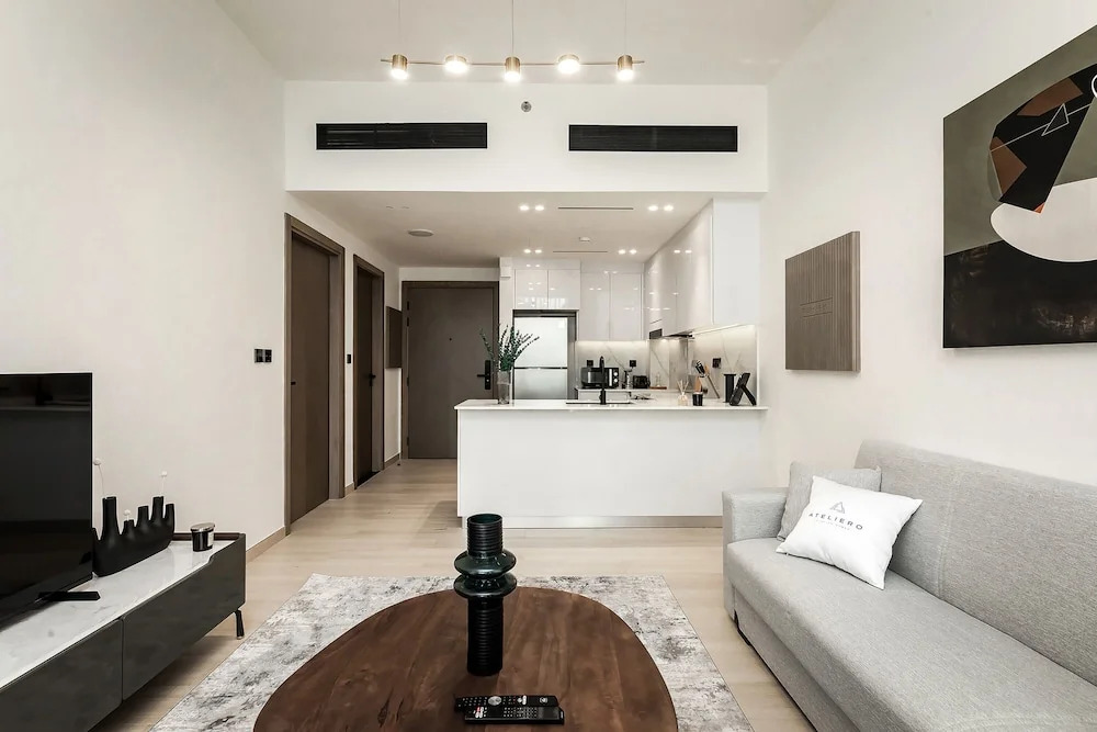 Дубай: Excellent 1BR in Binghatti Crescent