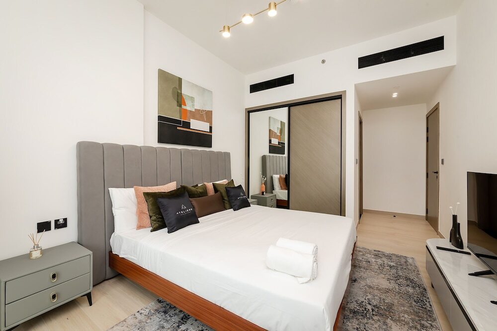 Дубай: Excellent 1BR in Binghatti Crescent